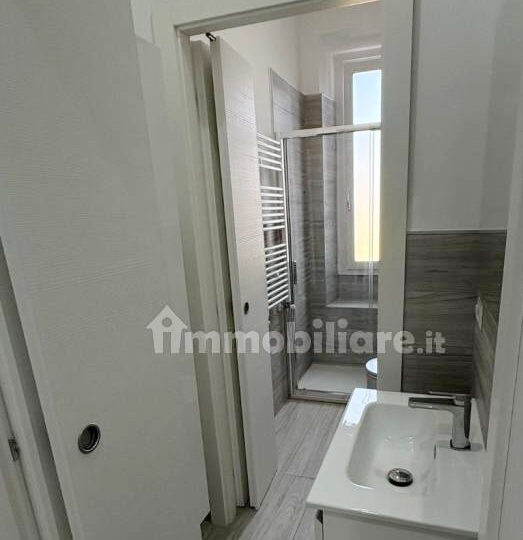 In vendita bilocale finemente ristrutturato a Milano, zona cenisio