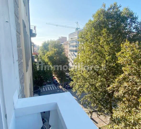 In vendita bilocale finemente ristrutturato a Milano, zona cenisio