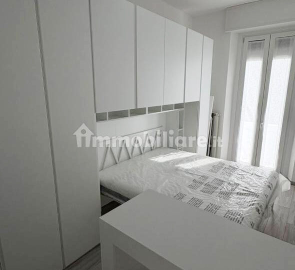 In vendita bilocale finemente ristrutturato a Milano, zona cenisio