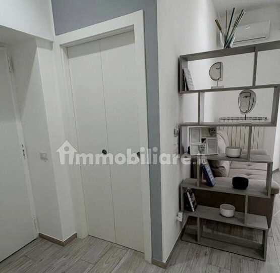 In vendita bilocale finemente ristrutturato a Milano, zona cenisio