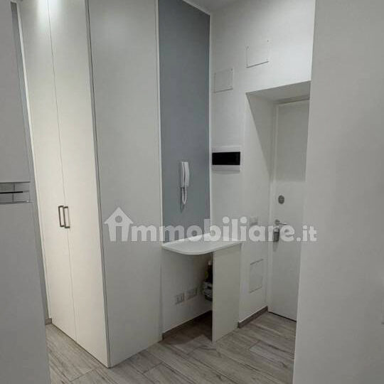 In vendita bilocale finemente ristrutturato a Milano, zona cenisio