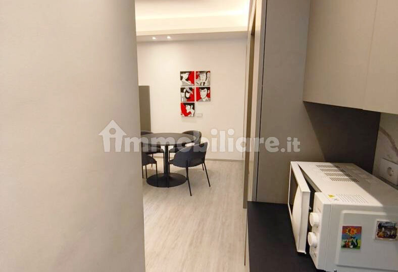 bilocale arredato e ristrutturato in corso vercelli a Milano in vendita