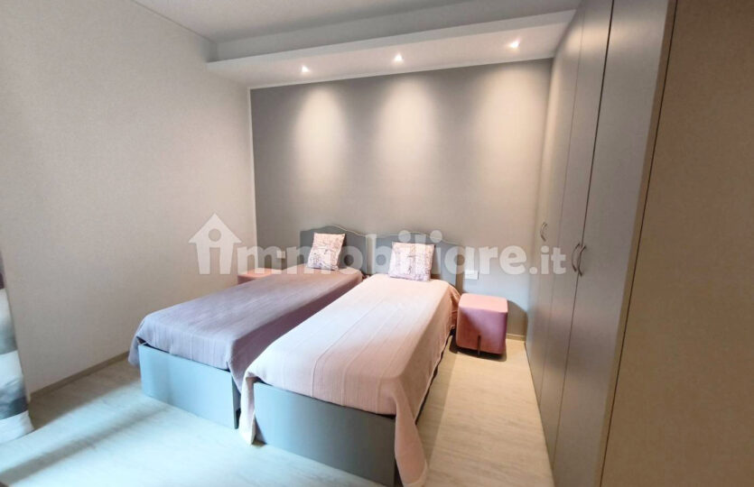 Vendo bilocale arredato e ristrutturato in corso vercelli a Milano in vendita